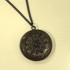 Forever 21 Antique Locket Necklace